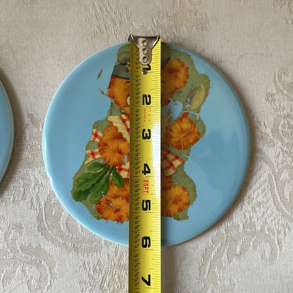 Vintage round Wheeling farmer teddy bear nursery rhyme trivet set, 1950s - Picture 11 of 11